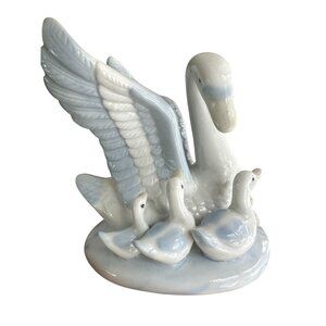 Vintage Porcelain‎ Swan with Cygnets Figurine